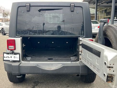 Used 2011 Jeep Wrangler Unlimited Sport image 10