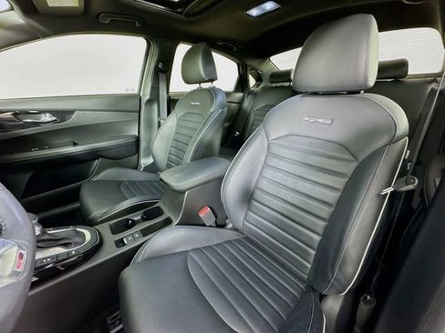Used 2022 Kia Forte GT-Line w/ GT-Line Premium Package image 11