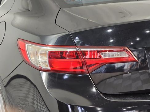 Used 2017 Acura ILX w/ AcuraWatch Plus Package FWD image 30