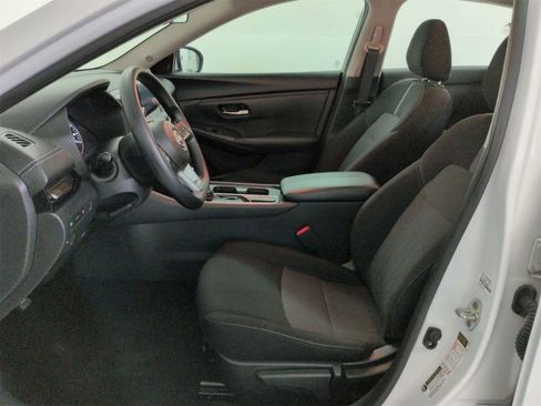 Used 2024 Nissan Sentra SV image 13