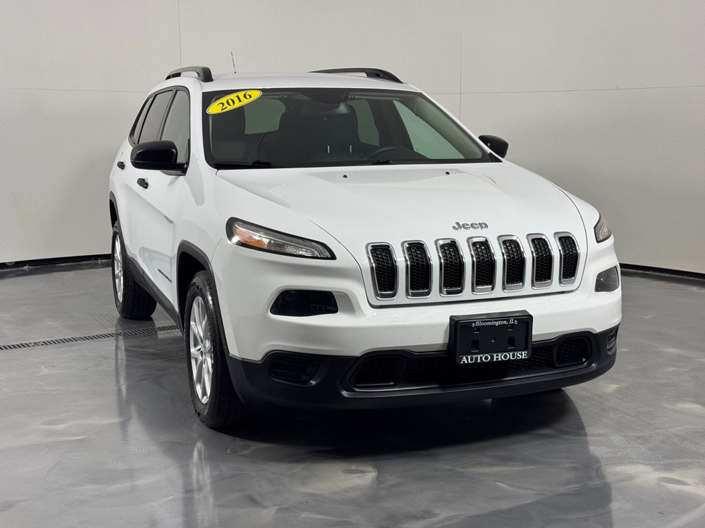 Used 2016 Jeep Cherokee Sport FWD image 3