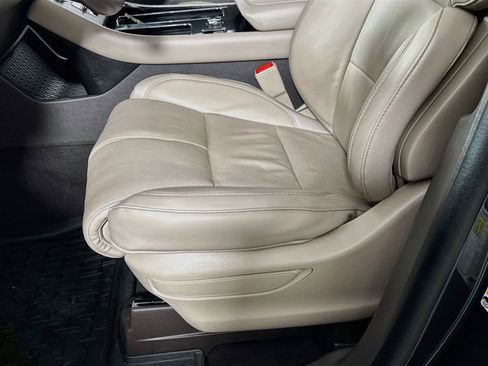 Used 2022 Lincoln Aviator Grand Touring w/ Equipment Group 301A AWD/4WD image 23