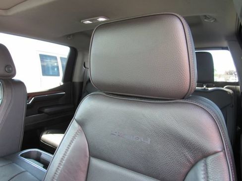 Used 2023 GMC Sierra 1500 Denali w/ Denali Reserve Package AWD/4WD image 17