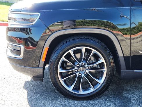 Used 2022 Jeep Wagoneer Series III w/ Premium Group I AWD/4WD image 8