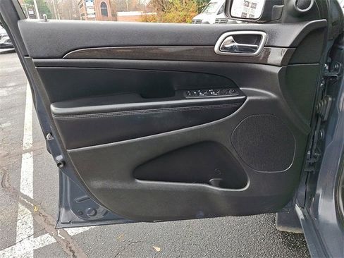 Used 2018 Jeep Grand Cherokee Altitude image 13