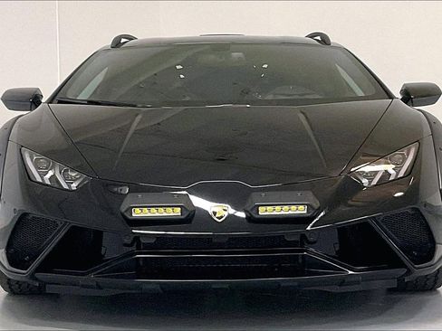 Used 2024 Lamborghini Huracan Sterrato image 2