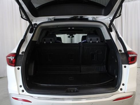 Used 2021 Buick Enclave Premium w/ Sun and Sites Package FWD image 33