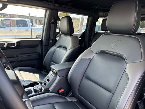 New 2026 Ford Bronco Outer Banks w/ Black Appearance Package AWD/4WD image 7