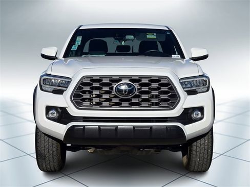 Used 2022 Toyota Tacoma TRD Off-Road w/ Technology Package image 8