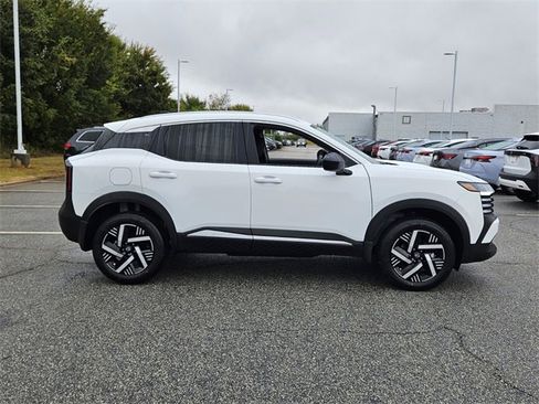 New 2026 Nissan Kicks SV image 14