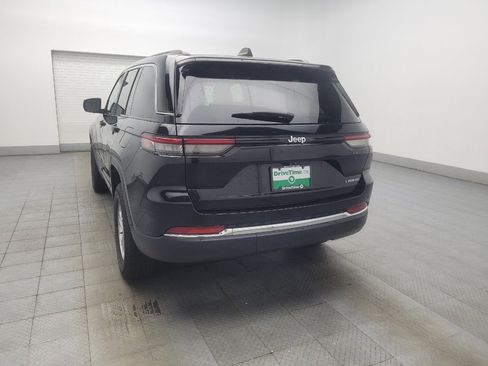 Used 2023 Jeep Grand Cherokee Laredo RWD image 5