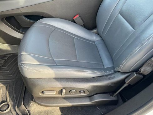 Used 2022 Buick Enclave Premium AWD/4WD image 15