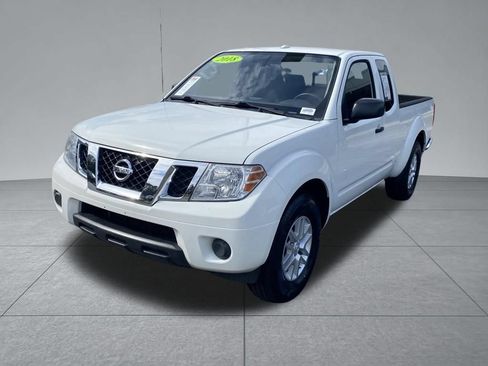 Used 2018 Nissan Frontier SV RWD image 2