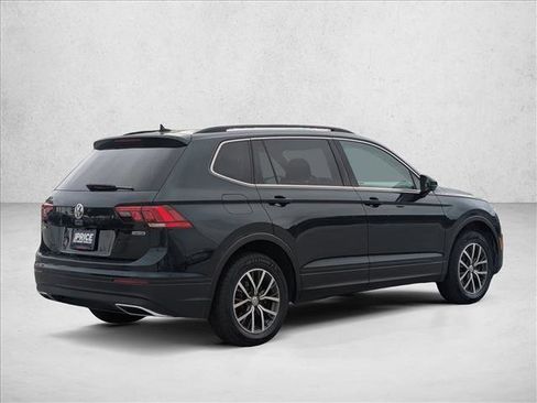 Used 2019 Volkswagen Tiguan SE w/ Panoramic Sunroof Package image 5