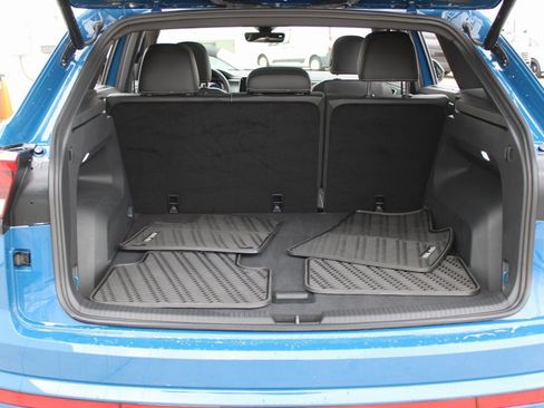 Certified 2025 Volkswagen Atlas Cross Sport SEL R-Line image 29