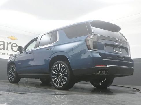 Used 2025 Chevrolet Tahoe High Country AWD/4WD image 5