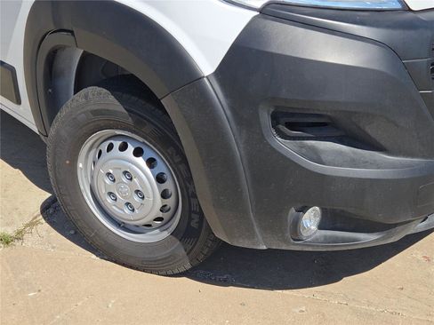 Used 2025 RAM ProMaster 2500 w/ Convenience Group image 3