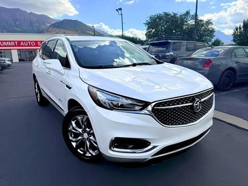 Used 2019 Buick Enclave Avenir w/ Avenir Technology Package AWD/4WD image 2