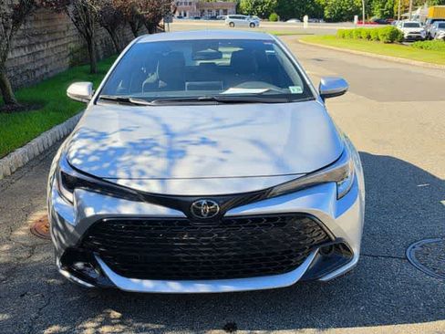 Used 2025 Toyota Corolla SE FWD image 2