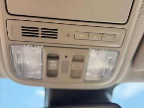 Used 2014 Honda Odyssey Touring image 39
