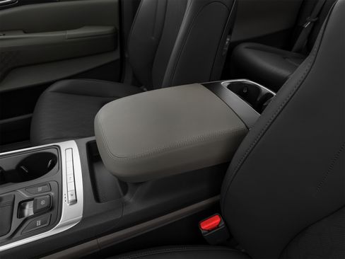 Certified 2025 Kia Carnival FWD image 36