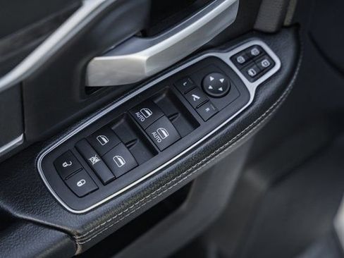 Used 2024 RAM 3500 Big Horn image 40