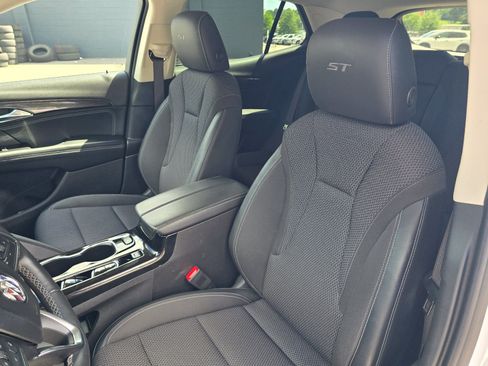 Used 2023 Buick Envision Preferred FWD image 13
