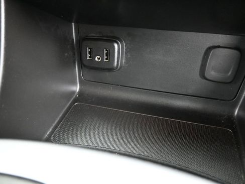 Used 2022 Chevrolet Colorado LT w/ Luxury Package image 19