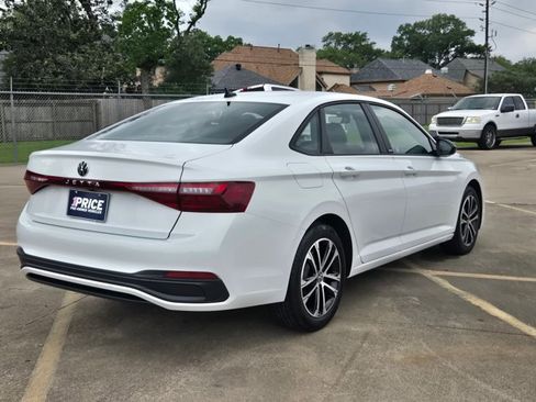 Used 2025 Volkswagen Jetta Sport FWD image 5