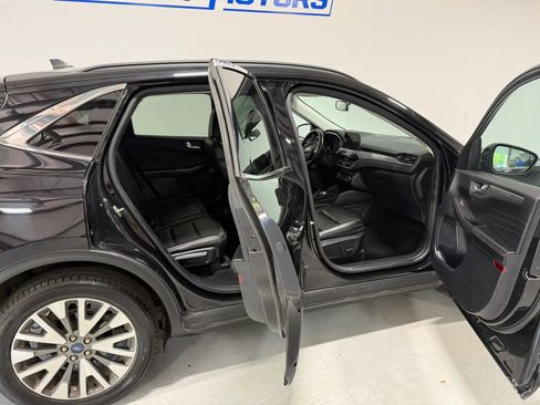 Used 2021 Ford Escape Titanium AWD/4WD image 10