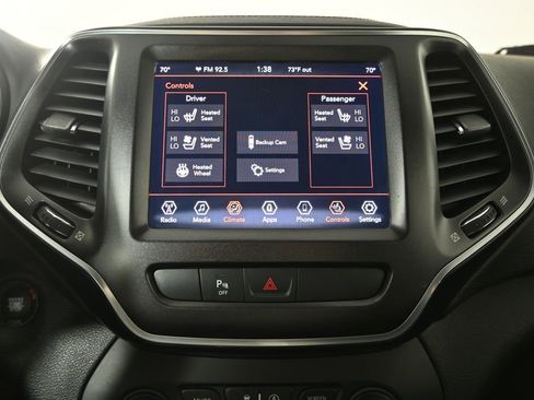 Used 2019 Jeep Cherokee Trailhawk image 29