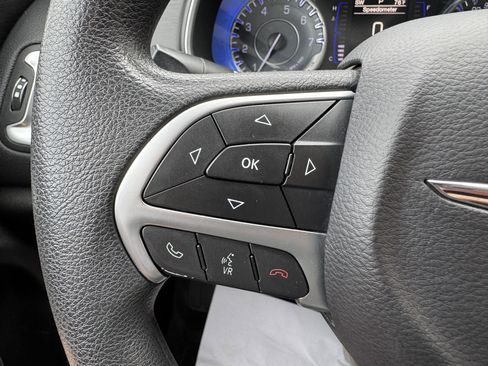 Used 2015 Chrysler 200 Limited image 11