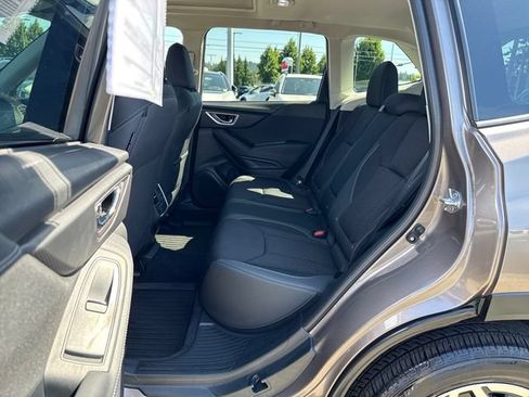Used 2024 Subaru Forester Premium AWD/4WD image 13