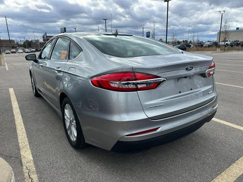 Used 2020 Ford Fusion SE image 9