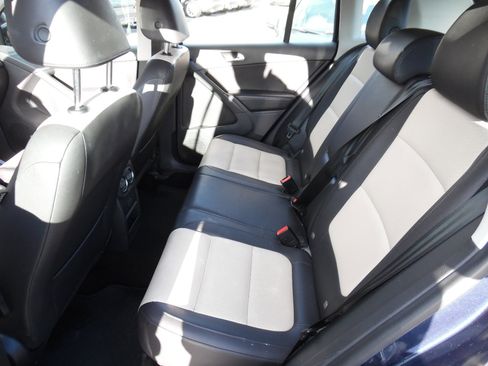 Used 2016 Volkswagen Tiguan S image 18