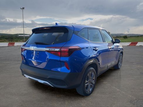 Certified 2023 Kia Seltos LX AWD/4WD image 3