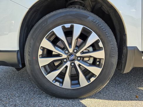 Used 2017 Subaru Outback 2.5i Limited image 32