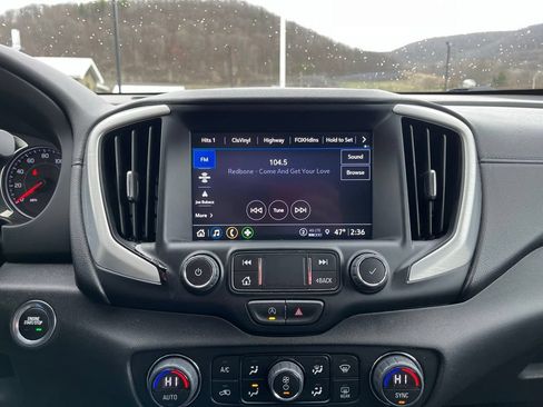 Used 2024 GMC Terrain SLT AWD/4WD image 17