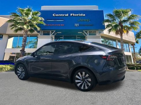 Used 2024 Tesla Model Y Long Range AWD/4WD image 7