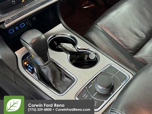 Used 2018 Jeep Grand Cherokee Limited image 17