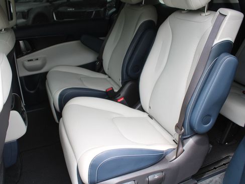New 2026 Kia Carnival SX FWD image 7