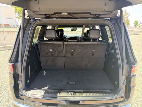 Used 2023 Jeep Wagoneer Series III w/ Rear Seat Video Group 1 AWD/4WD image 20