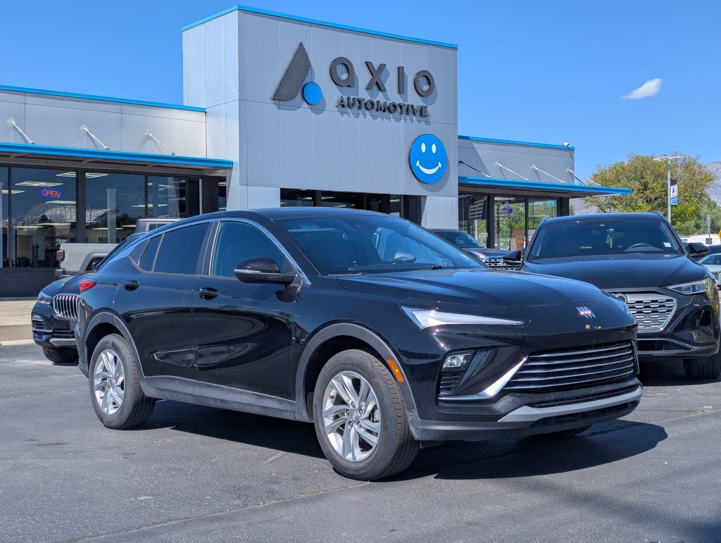 Used 2025 Buick Envista Preferred FWD image 1
