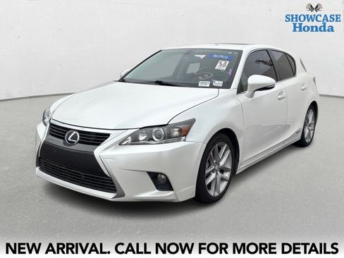 Used 2015 Lexus CT 200h image 2