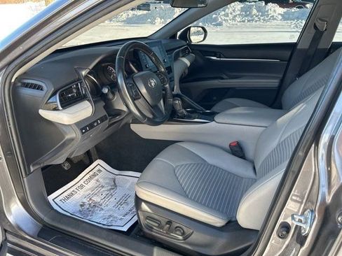 Used 2022 Toyota Camry SE image 11