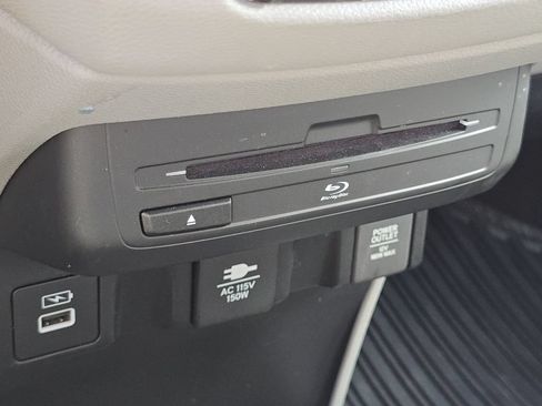 Used 2023 Honda Odyssey Touring image 32