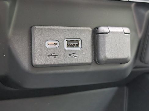 Used 2020 Chevrolet Silverado 1500 LT Trail Boss AWD/4WD image 33