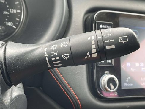 Used 2023 Nissan Kicks SR w/ SR Premium Package FWD image 27
