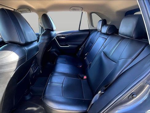 Used 2022 Toyota RAV4 XLE image 28