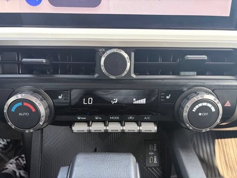 Used 2024 Toyota Tacoma TRD Off-Road AWD/4WD image 25